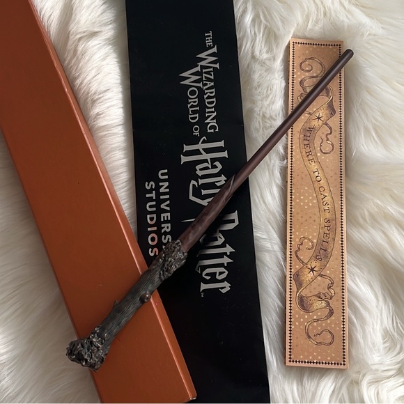 Universal Studios Harry Wand Ollivanders Interactive Wand Wizarding World - Picture 7 of 7